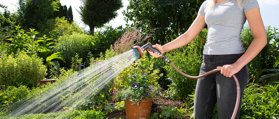 Gardena Cleansystem Håndholdt Vaskebørste M soft, vanntilkoblet, for mindre overflater